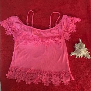 Small summer top in bright pink! GUC